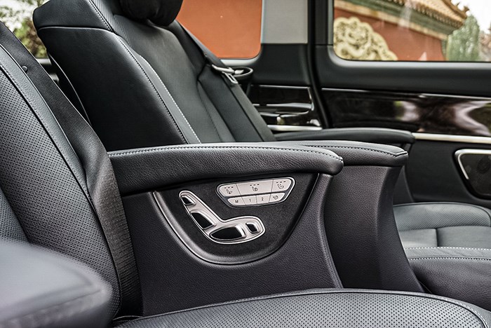 德系高端商務MPV 試駕奔馳V260L 