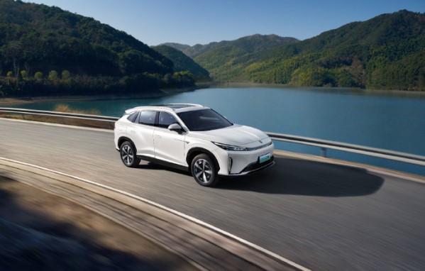 上汽榮威D5X DMH上市 優惠價10.98萬元起對標比亞迪宋