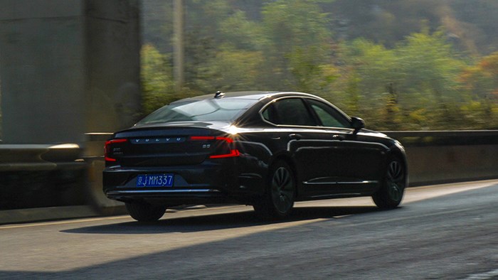 低調有內涵 試駕沃爾沃S90智遠豪華版 