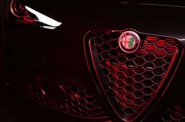 阿爾法·羅密歐發布多款特別版車型 全碳纖維內飾太吸睛！