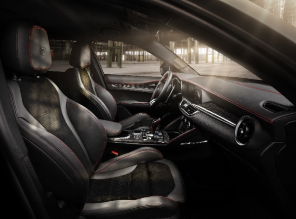 阿爾法·羅密歐發布多款特別版車型 全碳纖維內飾太吸睛！