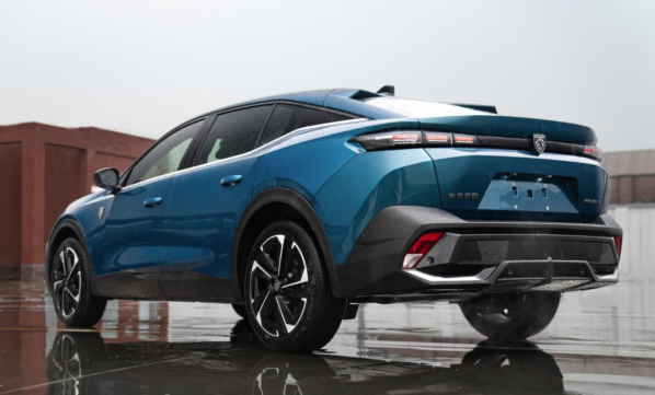 顏值沒輸過！東風標致408X官圖公布 將原汁原味引進