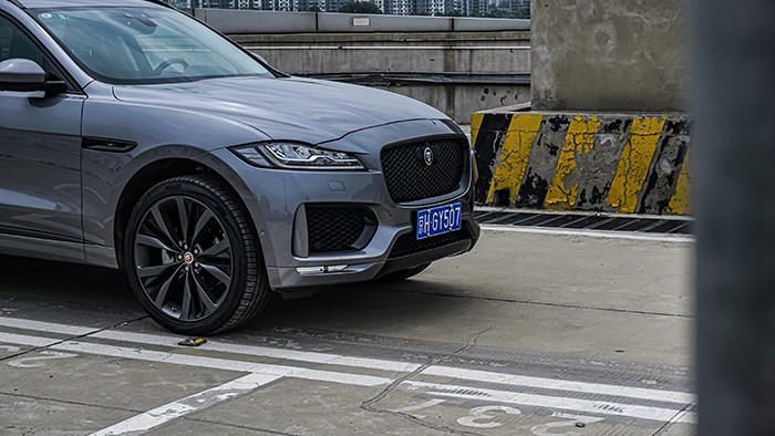 來自英倫獨特氣質 捷豹F-PACE 2.0T 賽旗版
