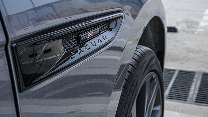 來自英倫獨特氣質 捷豹F-PACE 2.0T 賽旗版