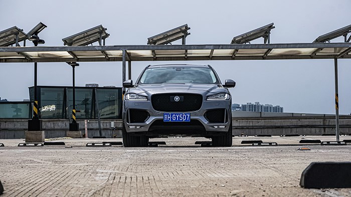 來自英倫獨特氣質 捷豹F-PACE 2.0T 賽旗版