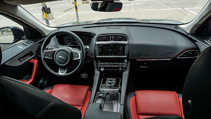 來自英倫獨特氣質 捷豹F-PACE 2.0T 賽旗版