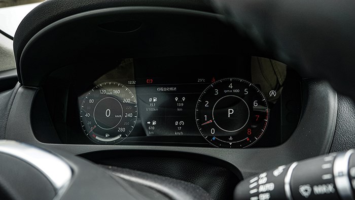 來自英倫獨特氣質 捷豹F-PACE 2.0T 賽旗版