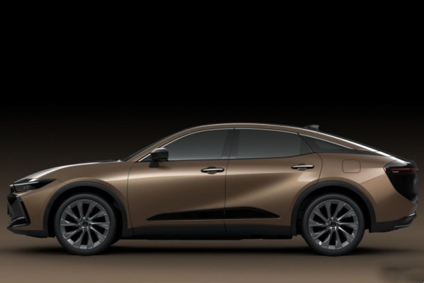 豐田新一代皇冠SportCross國內首發 采用轎跑車身設計