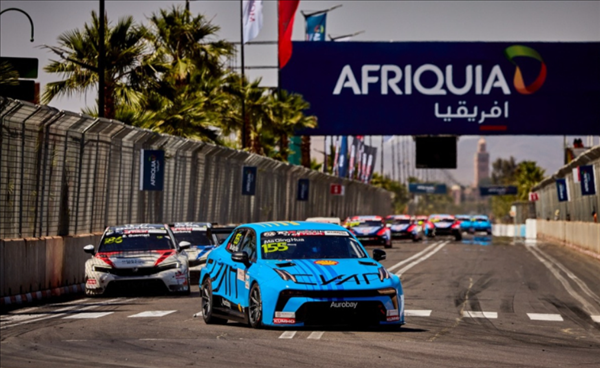 三天可拿場地賽車執照！領克推出大學生專場培訓：四舍五入不要錢