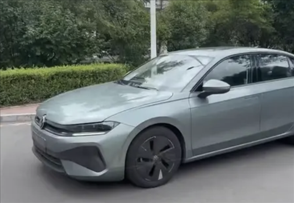 看齊大哥邁騰！全新大眾速騰實車曝光：現(xiàn)款12.79萬元起
