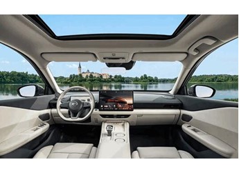 首搭華為座艙的燃油車！東風日產天籟·鴻蒙座艙內飾首發