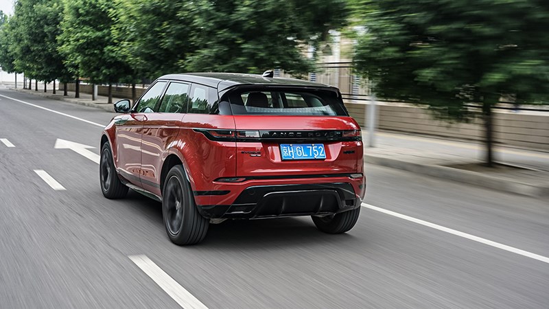 全能的美男 試駕全新路虎攬勝極光 