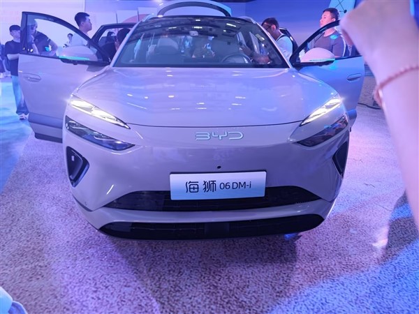 滿油滿電續航超1600km 比亞迪全新海獅06上市：13.98萬起