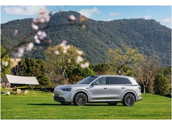 裝得下野心，秀得出態(tài)度！問界M8重新定義家庭智慧旗艦SUV標(biāo)準(zhǔn) 封面圖