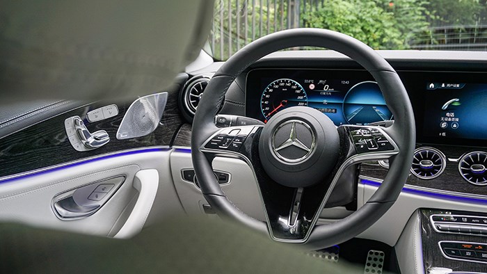 格調與豪華 萬車網試駕2022款奔馳CLS 350 4MATIC