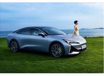 Model 3再迎強敵！極狐阿爾法S5明日交付：頂配21.68萬元 封面圖