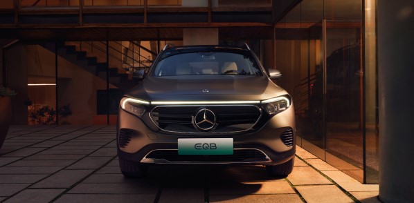 梅賽德斯-奔馳推遲電動汽車轉型計劃 將繼續生產燃油車