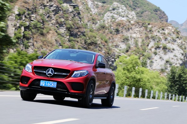 都市逍遙派 試駕奔馳GLE 450 AMG 4MATIC