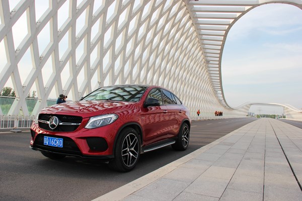 都市逍遙派 試駕奔馳GLE 450 AMG 4MATIC