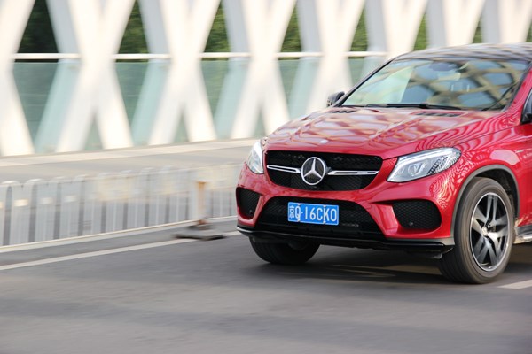 都市逍遙派 試駕奔馳GLE 450 AMG 4MATIC