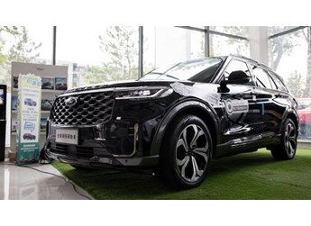 可家用可遠足 全新福特探險者購車手冊 封面圖