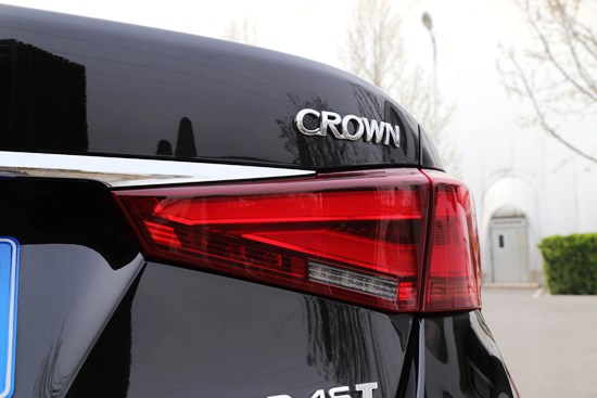 靜謐又從容 萬車網試駕一汽豐田皇冠