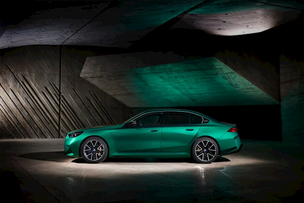 寶馬國(guó)內(nèi)現(xiàn)役加速最快！新款M5全球首發(fā)：727匹 1000牛米扭矩