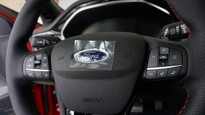 換回四缸全新面貌 萬車網實拍2022福特新款福克斯ST