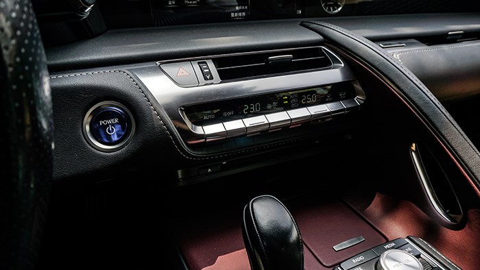 東方跑車(chē)之藝術(shù)品 試駕雷克薩斯LC500h