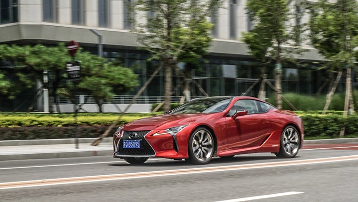 東方跑車(chē)之藝術(shù)品 試駕雷克薩斯LC500h