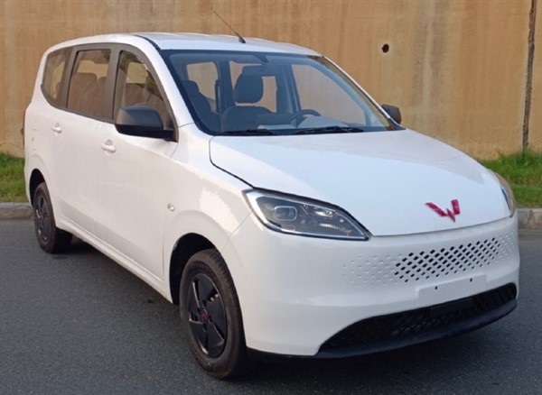 一代神車五菱宏光即將上新！外觀大變 新增純電版車型