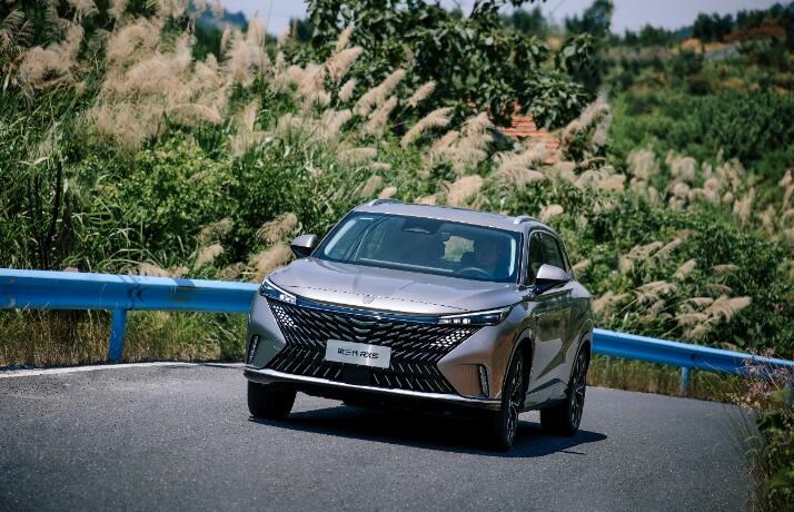 首款搭載NGP功能燃油車 全新第三代榮威RX5 NGP智駕版8月初上市發布