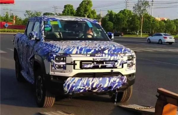 體型巨大 比亞迪電動皮卡諜照曝光 或有插混/純電雙動力
