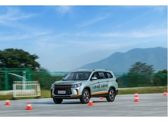 操控與實用兼顧的家用車，風行T5馬赫版與捷途X70 PLUS誰能做到？ 封面圖