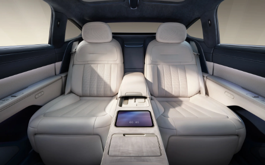 預售80萬！蔚來旗艦行政轎車ET9內飾首曝：搭載貫穿屏幕 橢圓方向盤