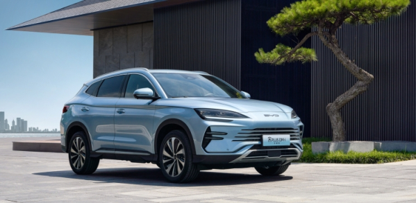 電比油低！比亞迪宋PLUS榮耀版正式上市 售12.98萬(wàn)起