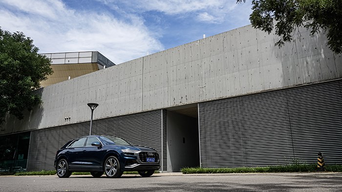 貼地飛行的宇宙飛船 奧迪Q8 55TFSI評測