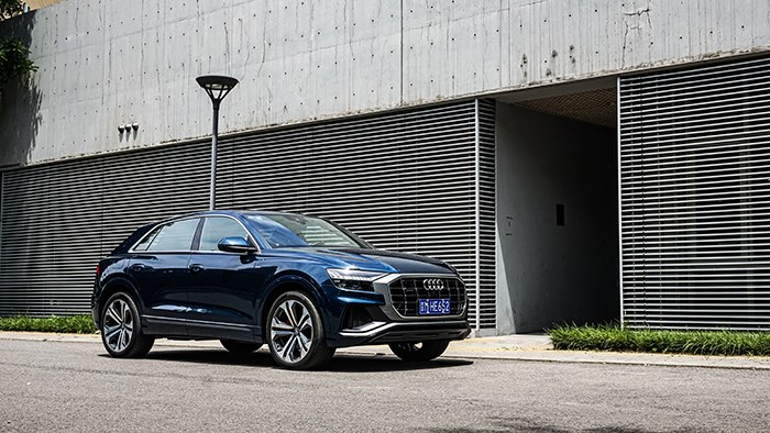 貼地飛行的宇宙飛船 奧迪Q8 55TFSI評測