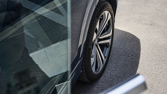 貼地飛行的宇宙飛船 奧迪Q8 55TFSI評測