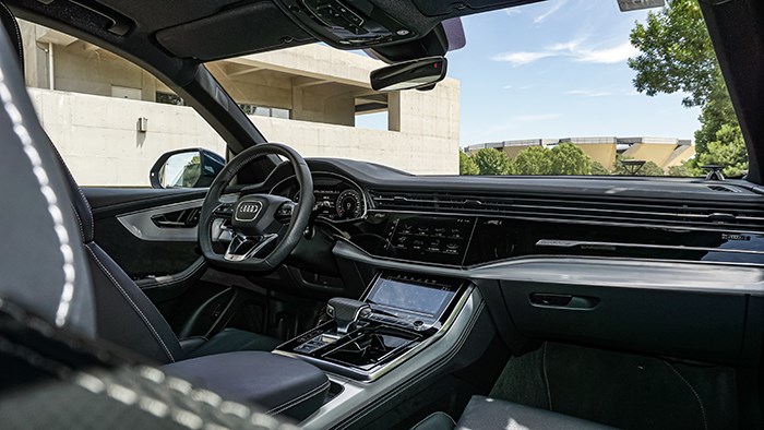 貼地飛行的宇宙飛船 奧迪Q8 55TFSI評測