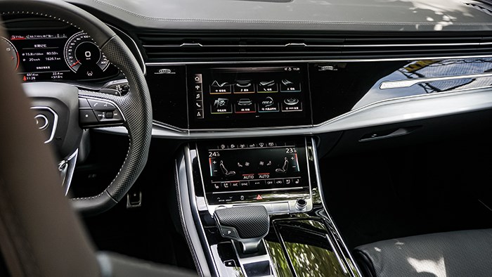 貼地飛行的宇宙飛船 奧迪Q8 55TFSI評測