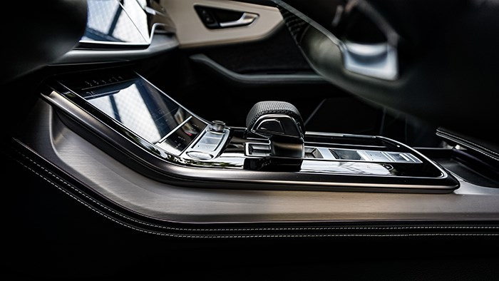 貼地飛行的宇宙飛船 奧迪Q8 55TFSI評測