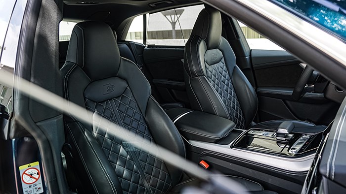 貼地飛行的宇宙飛船 奧迪Q8 55TFSI評測