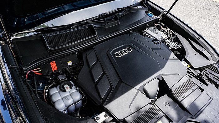 貼地飛行的宇宙飛船 奧迪Q8 55TFSI評測