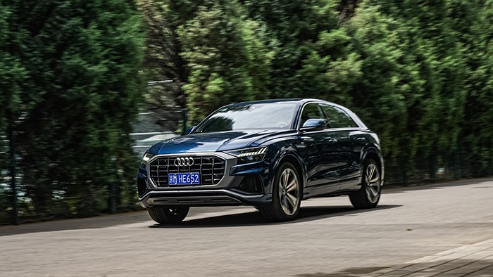 貼地飛行的宇宙飛船 奧迪Q8 55TFSI評測