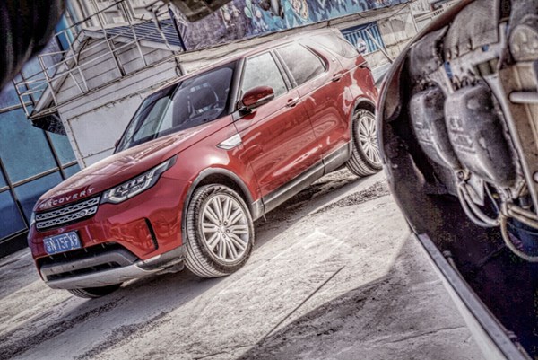  依舊硬漢形象 試駕路虎發現5