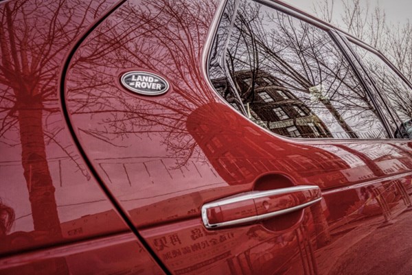  依舊硬漢形象 試駕路虎發現5