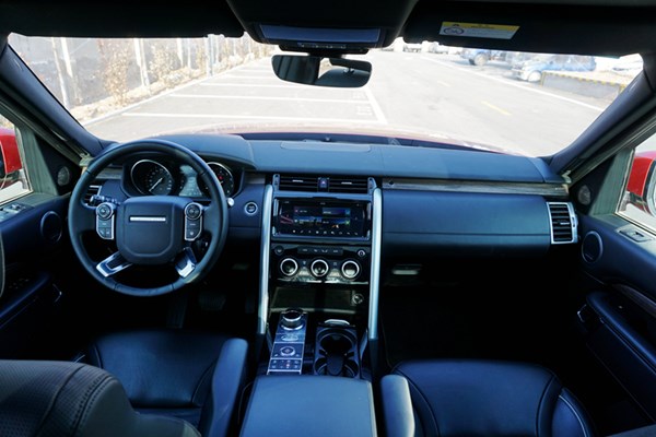  依舊硬漢形象 試駕路虎發現5