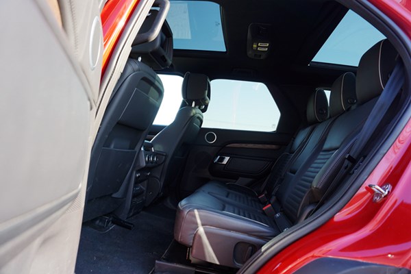  依舊硬漢形象 試駕路虎發現5