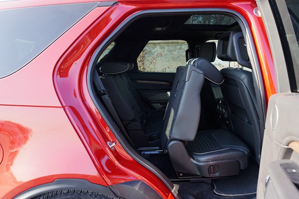  依舊硬漢形象 試駕路虎發現5